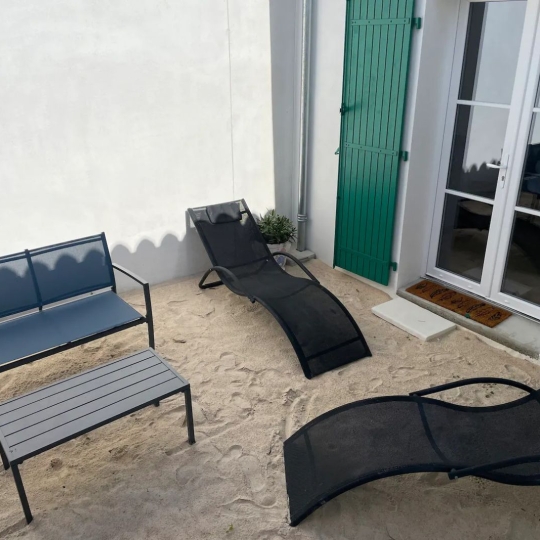  IMMOBILIERE DE FRANCE : Maison / Villa | LOIX (17111) | 110 m2 | 1 500 € 