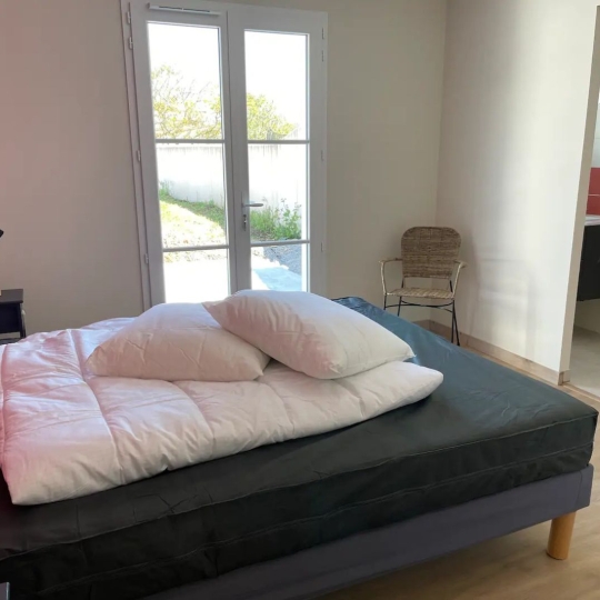  IMMOBILIERE DE FRANCE : Maison / Villa | LOIX (17111) | 110 m2 | 1 500 € 