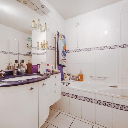  IMMOBILIERE DE FRANCE : Appartement | PARIS (75017) | 100 m2 | 250 000 € 