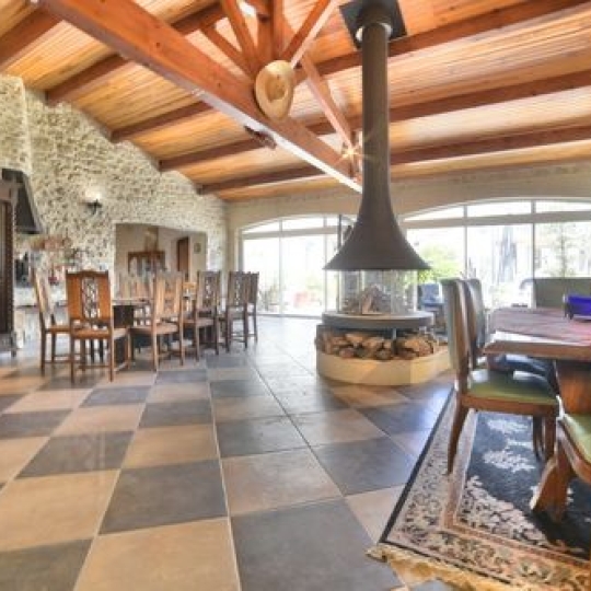  IMMOBILIERE DE FRANCE : Maison / Villa | LORIGNAC (17240) | 400 m2 | 256 000 € 