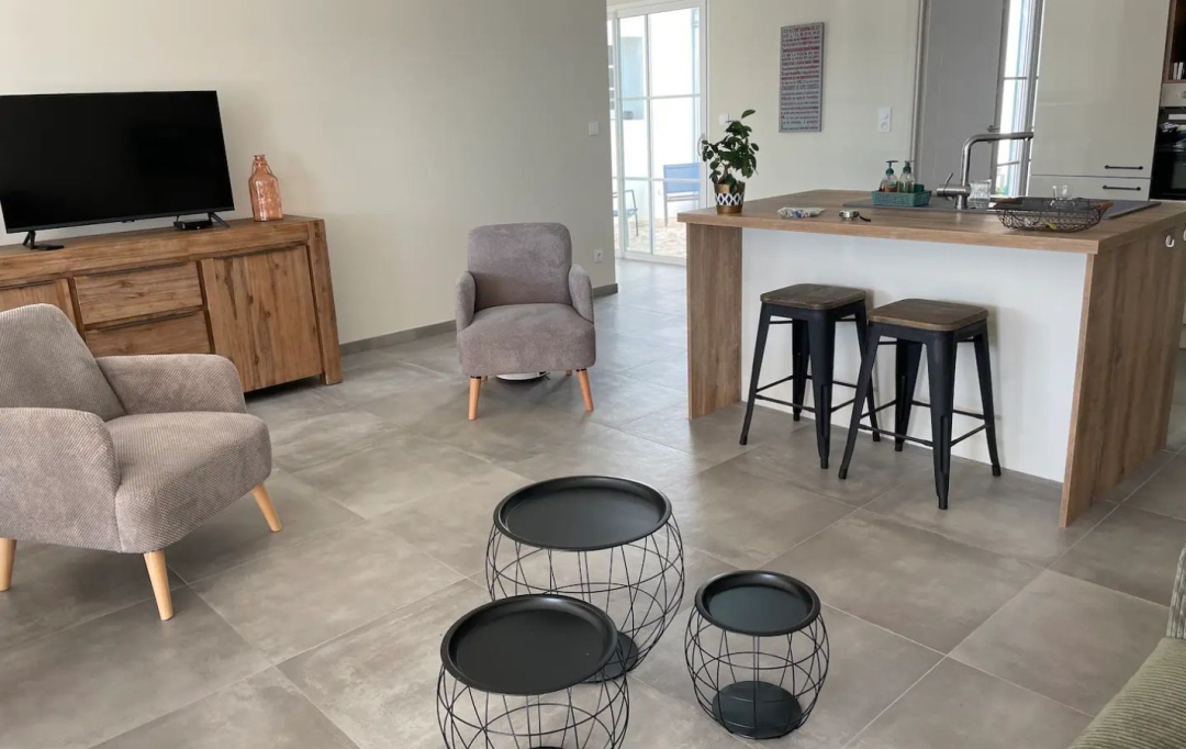 IMMOBILIERE DE FRANCE : Maison / Villa | LOIX (17111) | 110 m2 | 1 500 € 