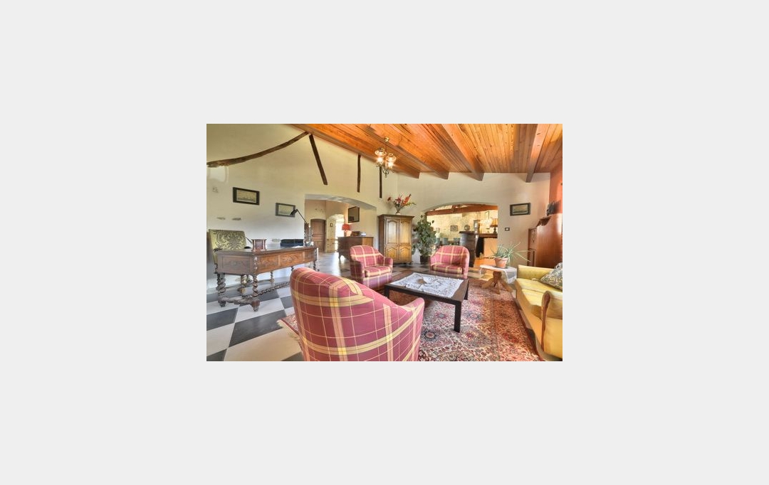 IMMOBILIERE DE FRANCE : Maison / Villa | LORIGNAC (17240) | 400 m2 | 256 000 € 