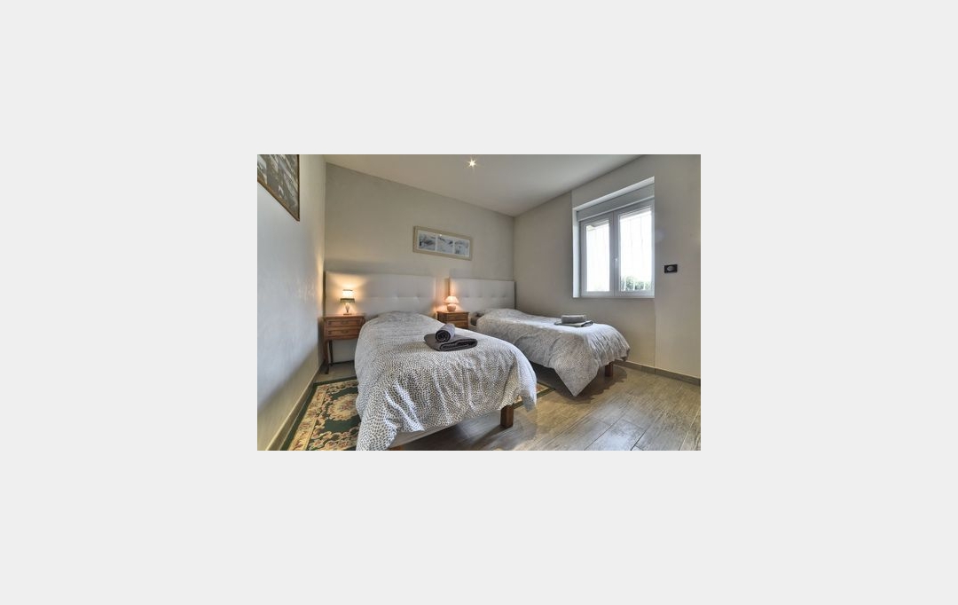 IMMOBILIERE DE FRANCE : Maison / Villa | LORIGNAC (17240) | 400 m2 | 256 000 € 